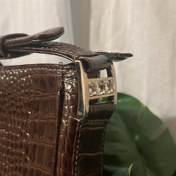 Luis Steven Leather Crocodile Pattern Crossbody - Picture 3 of 12